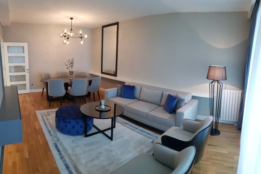 <span></span>Blue Lake Residence